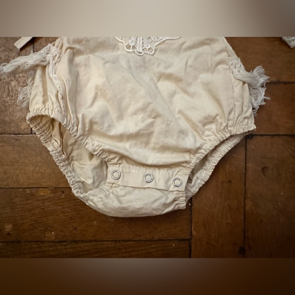 Vintage Ruffle Lace Baby Girl Romper - Picture 13 of 15